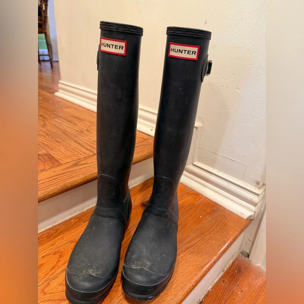 Hunter Classic Black Tall Boots - Picture 2 of 7